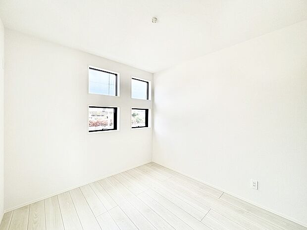 子ども部屋にぴったりの明るい空間。