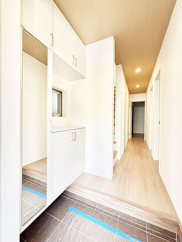 家族の帰宅やお客様をあたたかく迎える玄関