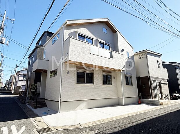 溢れる陽光でご家族の笑顔も輝く