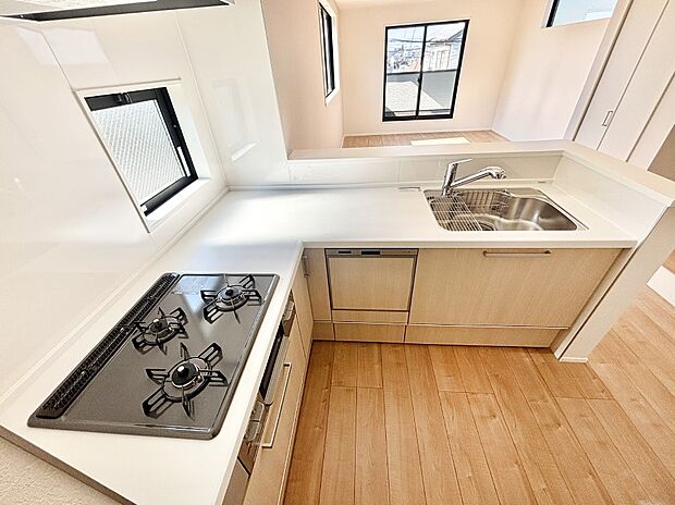 料理をしながらご家族との会話を楽しめる対面カウンターキッチン