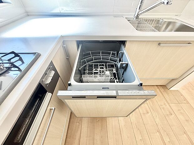 面倒なお片づけは食洗機にお任せ！家事の負担が減って、時間にも気持ちにもゆとりができます。