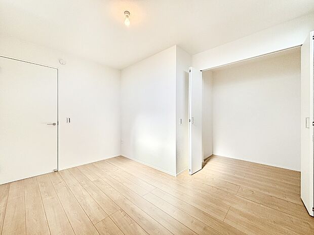 収納が充実しているので、居住スペースを広く使えます。 