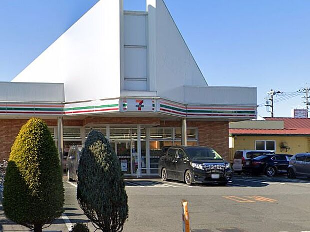 コンビニ 700m セブン-イレブン 流山西初石3丁目店