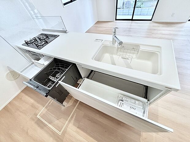 使いやすさを優先したスライド式収納タイプ！