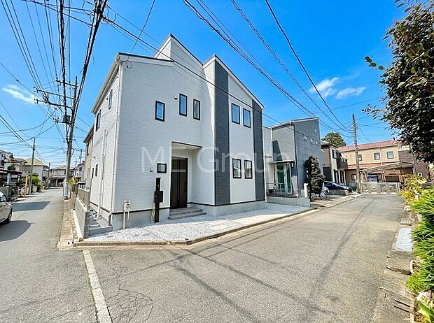 角地なので日当たりも良く、お家が堂々として見えます。