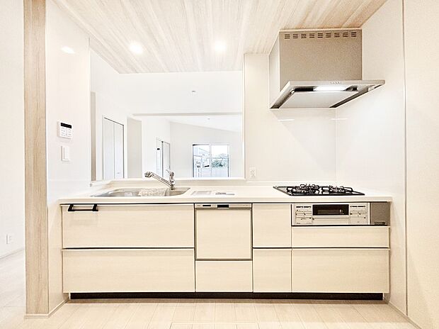 ゆとりあるキッチンではご家族と楽しくお料理ができます。