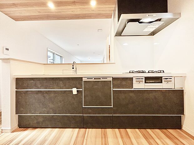 毎日使うキッチンだから、使いやすさ&お手入れのしやすさにこだわりました。