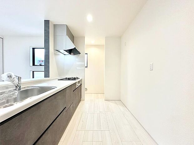 ゆとりあるキッチンではご家族と楽しくお料理ができます。