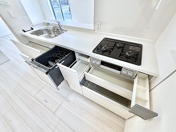 使いやすさを優先したスライド式収納タイプ!