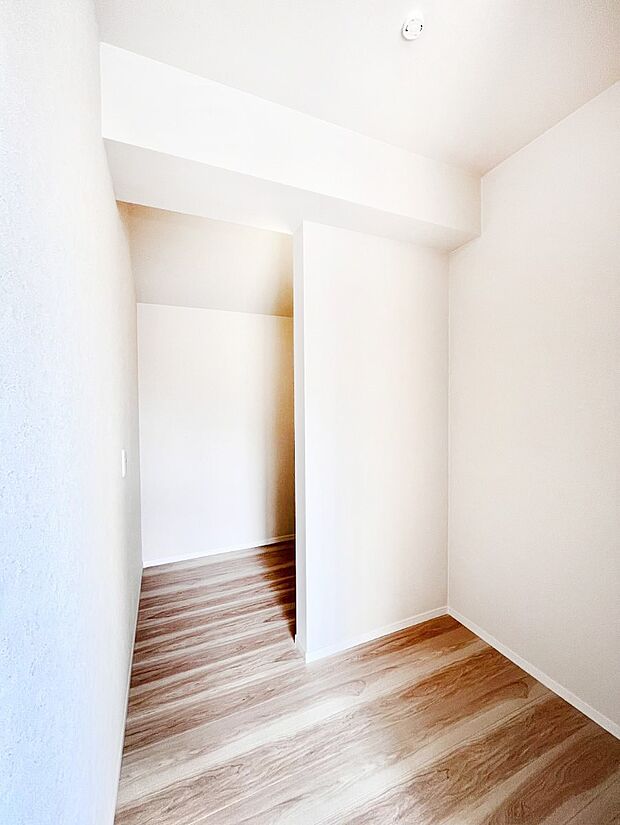 ウォークインクローゼットの活用で生活空間スッキリ