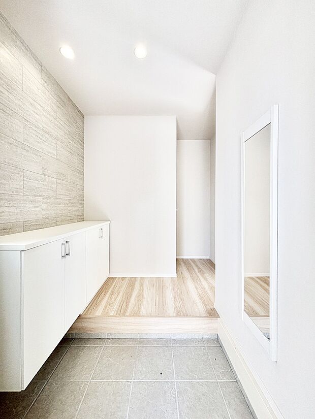 家族の帰宅やお客様をあたたかく迎える玄関