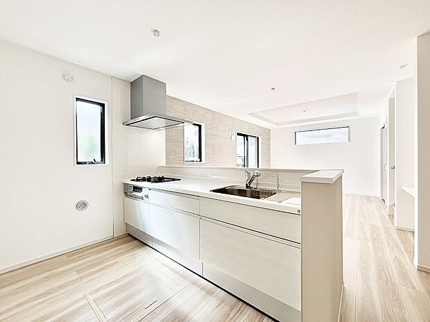 料理をしながらご家族との会話を楽しめる対面カウンターキッチン