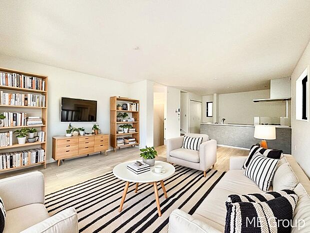 落ち着いた雰囲気のLDKは家族みんなの快適空間※家具はCGです