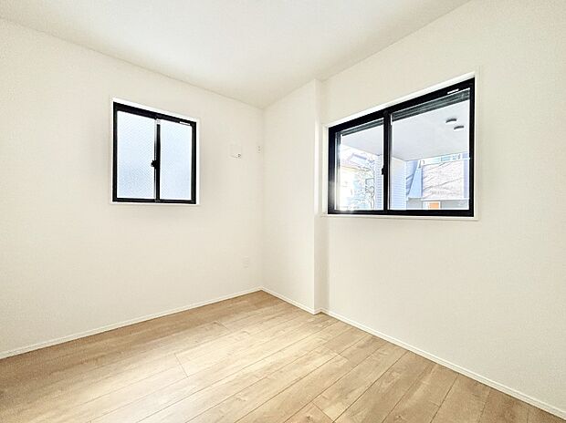 2面採光なので、明るく風通しも良く心地良い生活が送れます。