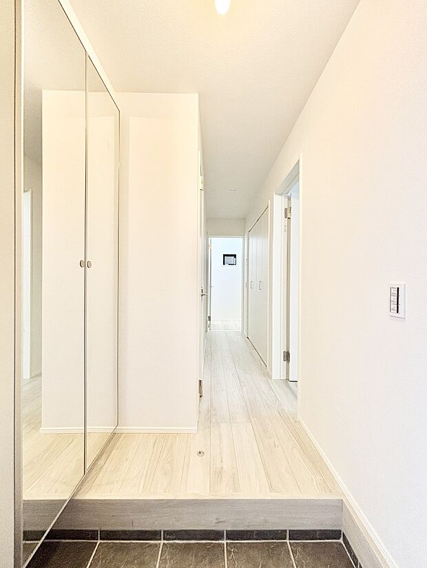 家族の帰宅やお客様をあたたかく迎える玄関