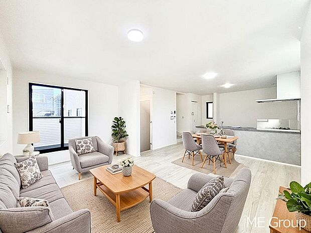 落ち着いた雰囲気のＬＤＫは家族みんなの快適空間※家具はCGです