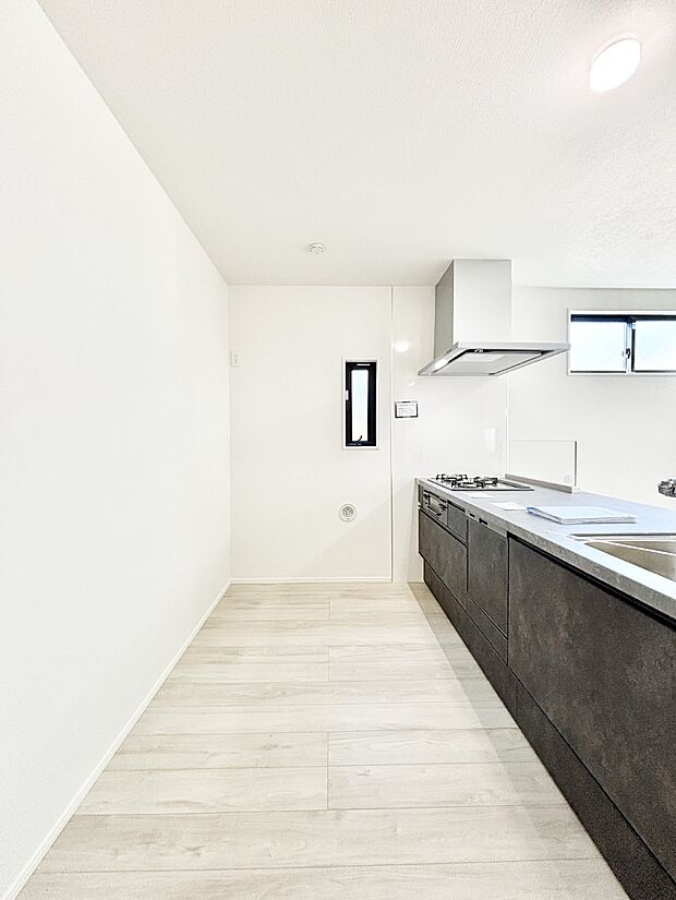 広々とした使い勝手の良いキッチンで日々のお料理も楽しくなりそう