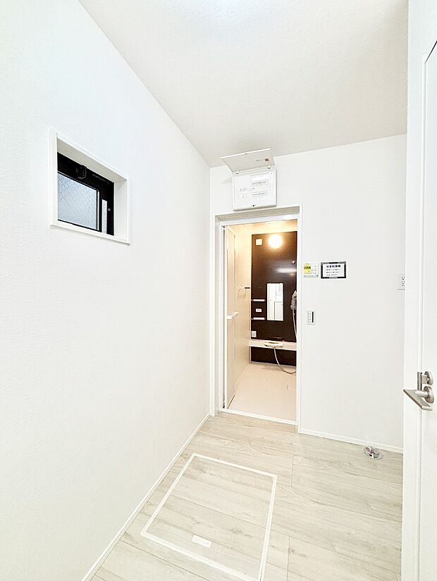 広々とゆとりのあるランドリースペース