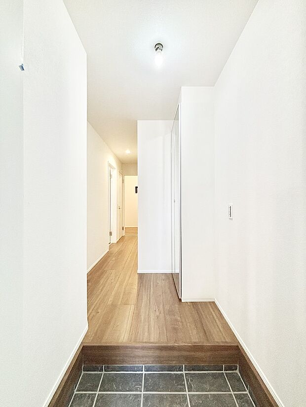 家族の帰宅やお客様をあたたかく迎える玄関