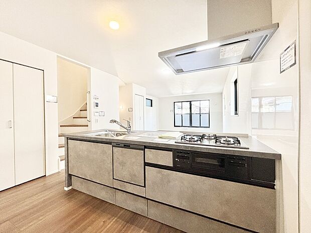 広々とした使い勝手の良いキッチンで日々のお料理も楽しくなりそう