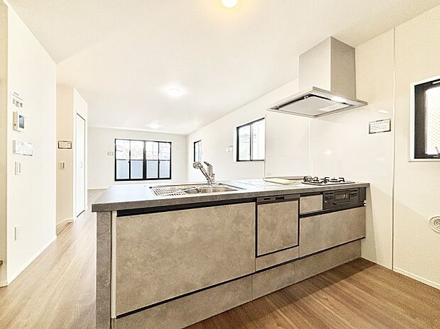 料理をしながらご家族との会話を楽しめる対面カウンターキッチン