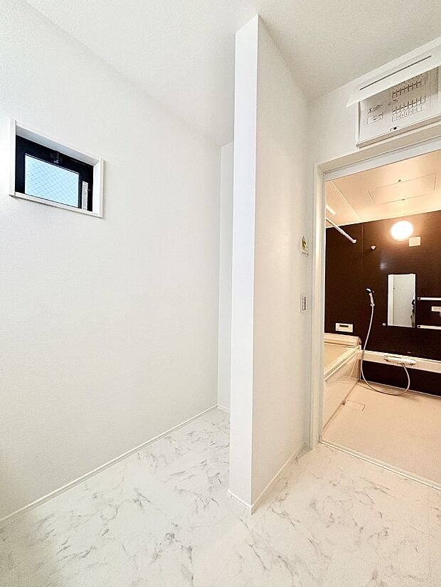 身支度もスムーズにおこなえる脱衣場