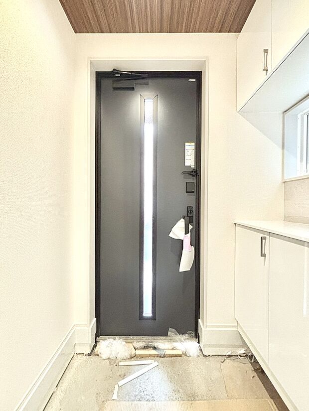 明るい玄関はお客様をお出迎えするのにぴったりです!