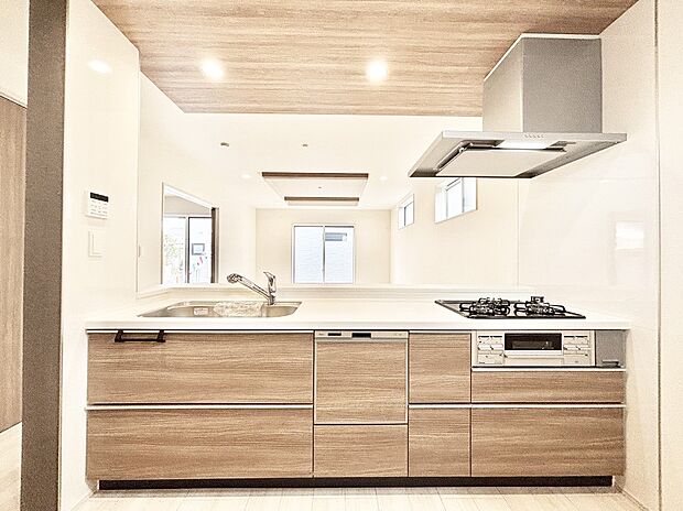 毎日使うキッチンだから、使いやすさ&お手入れのしやすさにこだわりました。