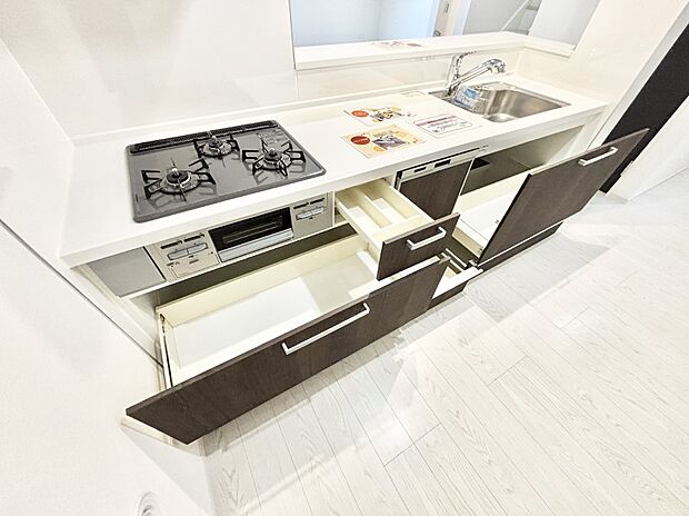 使いやすさを優先したスライド式収納タイプ！