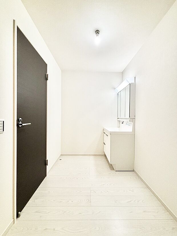 広々とゆとりのあるランドリースペース