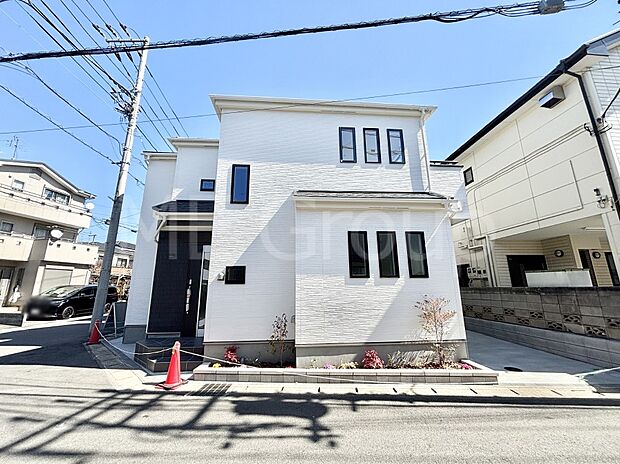 洗練された外観、上質な住空間が広がる室内は永く安心して過ごせる住居です。