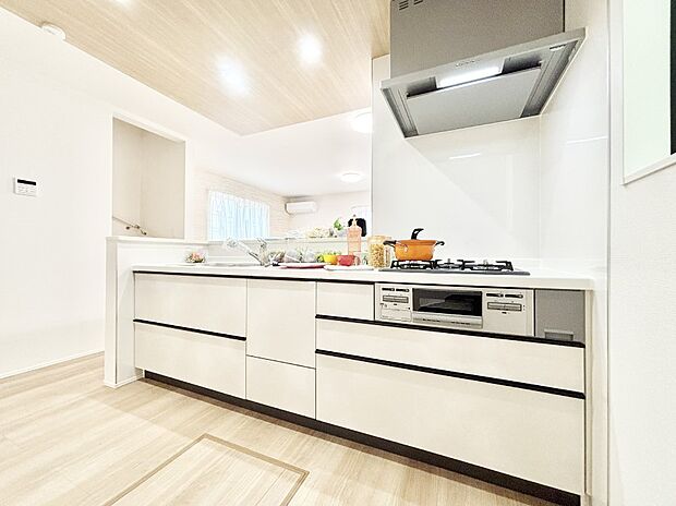 料理をしながらご家族との会話を楽しめる対面カウンターキッチン