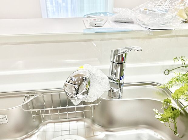 いつでも清潔なおいしいお水を。一つの水栓で水道水と浄水を使い分け。