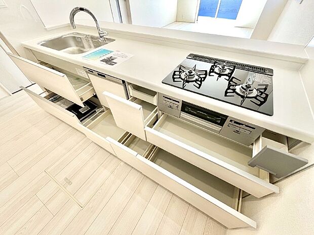 使いやすさを優先したスライド式収納タイプ!