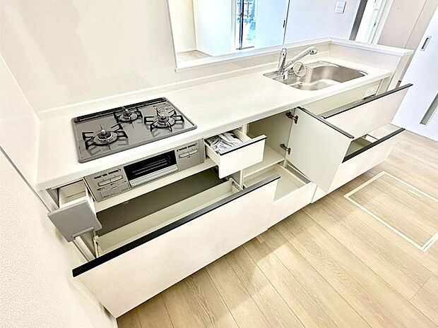 使いやすさを優先したスライド式収納タイプ!