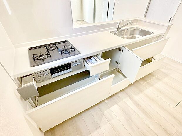 使いやすさを優先したスライド式収納タイプ！