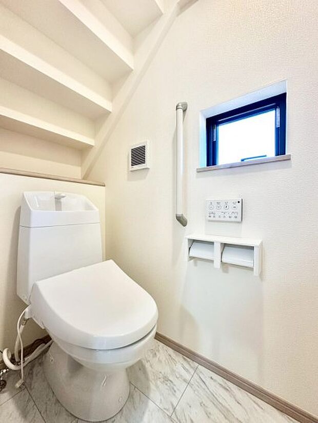 トイレは安心の2箇所！朝のバタバタも一安心です。 