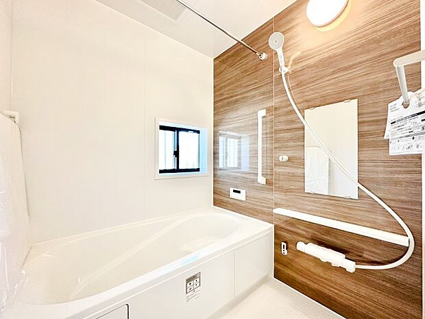 落ち着いた雰囲気でゆっくりお寛ぎいただけるバスルーム