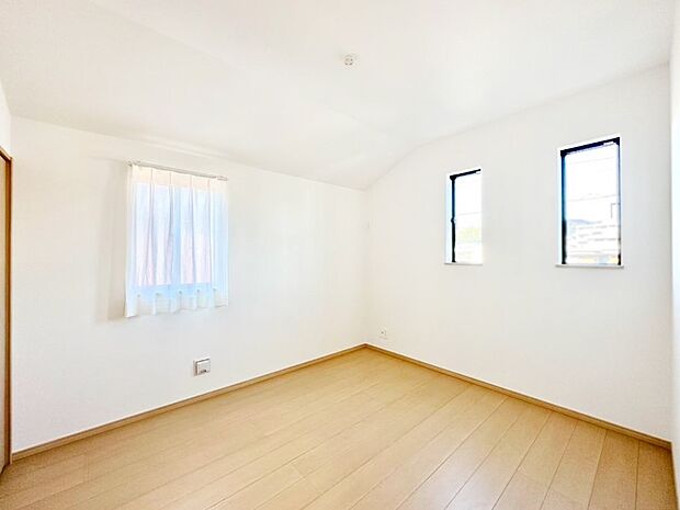 2面採光を確保した明るい空間。家族みんなが快適な暮らしを実現する設計です。