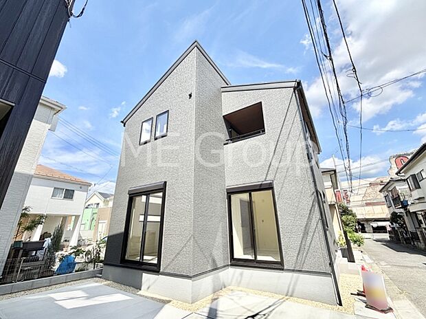 溢れる陽光でご家族の笑顔も輝く