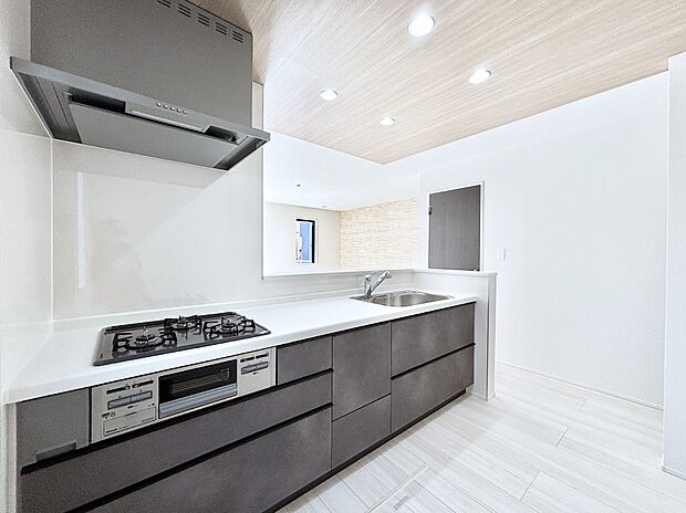 毎日使うキッチンだから、使いやすさ&お手入れのしやすさにこだわりました。