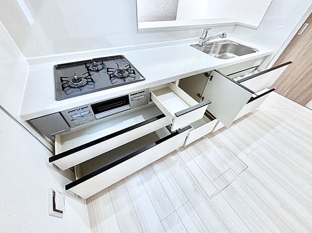 使いやすさを優先したスライド式収納タイプ！