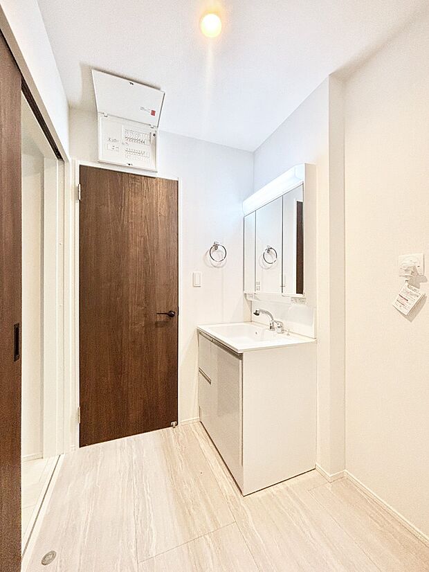 ゆとりのあるランドリースペース。