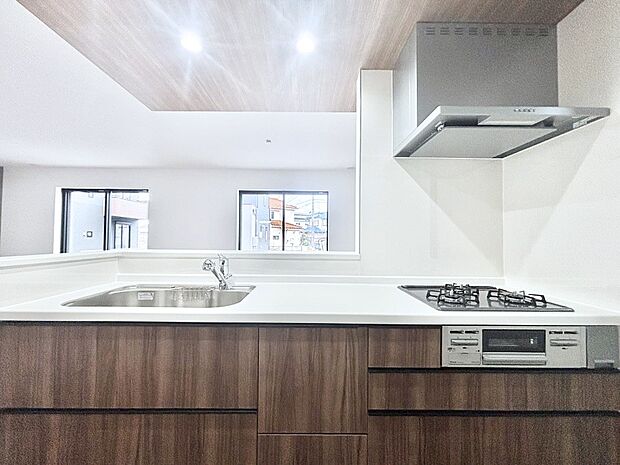 毎日使うキッチンだから、使いやすさ&お手入れのしやすさにこだわりました。