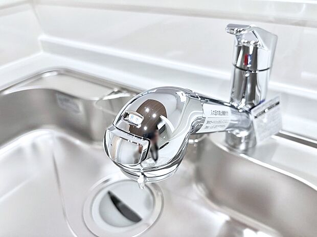 いつでも清潔なおいしいお水を。一つの水栓で水道水と浄水を使い分け。