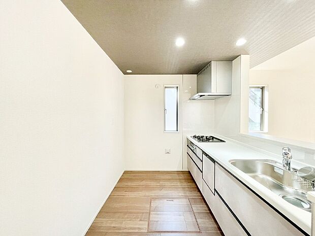 ゆとりあるキッチンではご家族と楽しくお料理ができます。