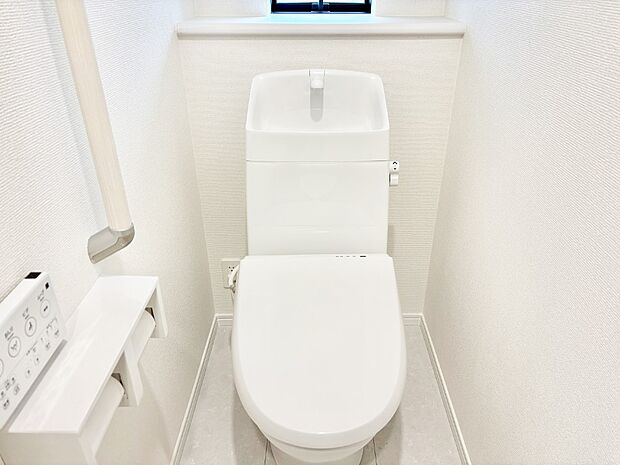トイレは安心の2箇所!朝のバタバタも一安心です。