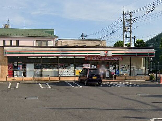 コンビニ 300m セブン-イレブン 草加稲荷中央通り店