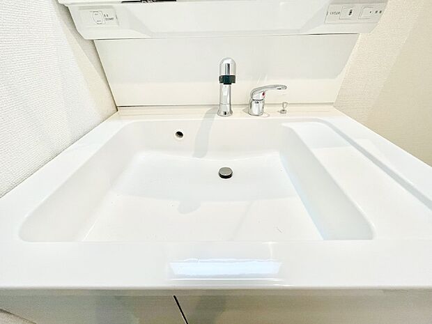 ハンドシャワー付き!使いやすい洗面台。