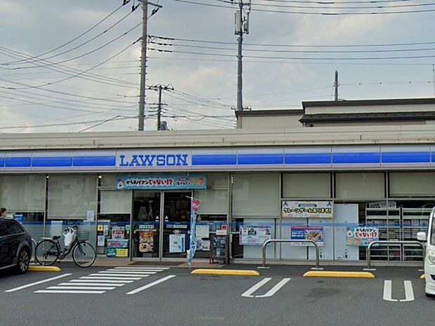 コンビニ 200m ローソン　草加長栄二丁目店